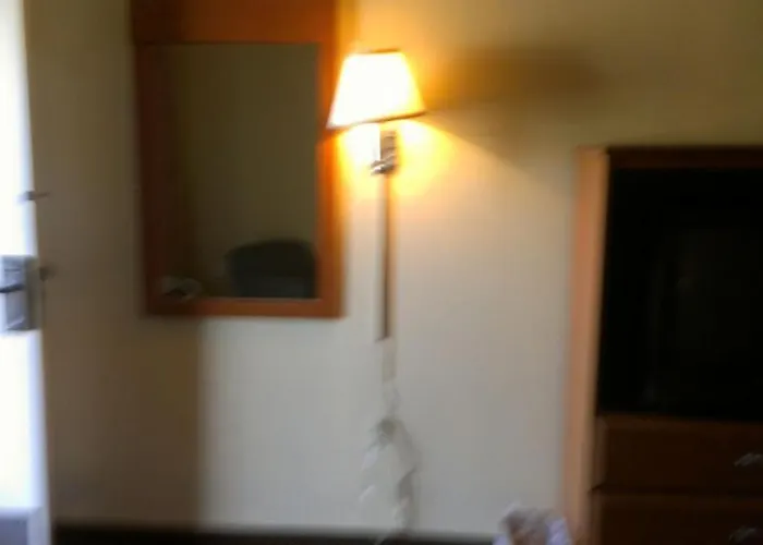 Motel Budget Host 2*